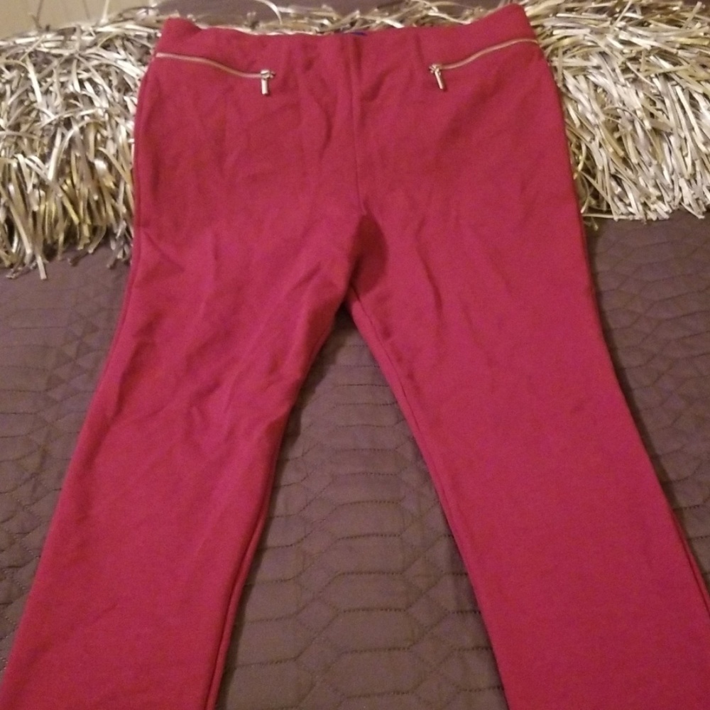 Fuchsia zippered leggings